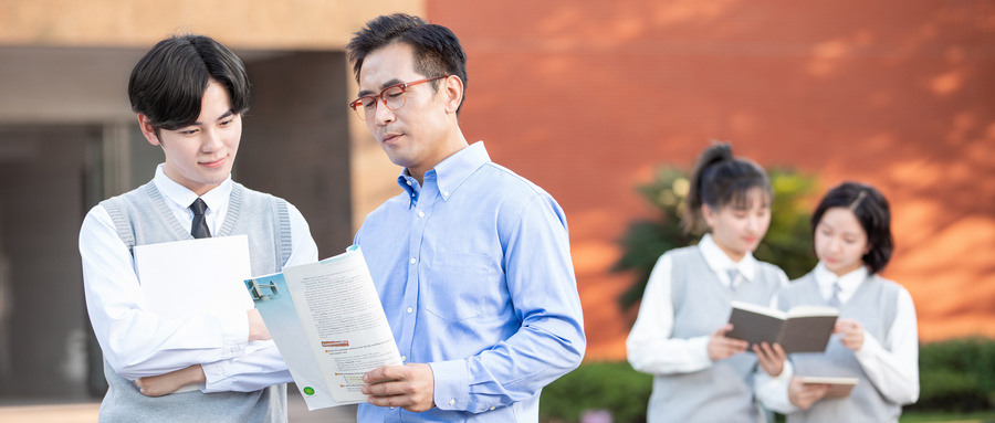 上海高中生综评自我介绍，自我介绍500字高中