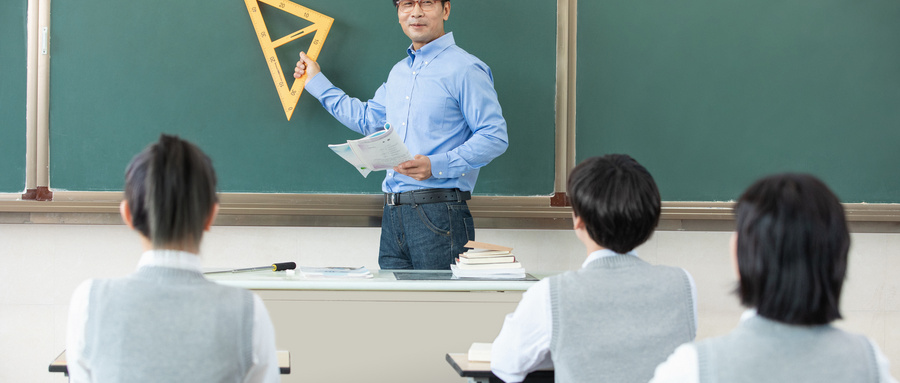 入学自我介绍，入学怎样自我介绍
